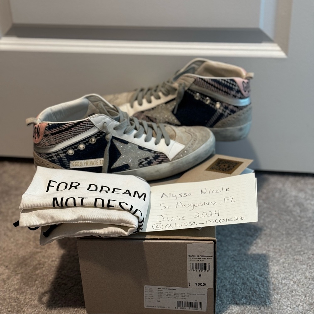 🩶Neiman Marcus Private Edition Mids Size 38🩶